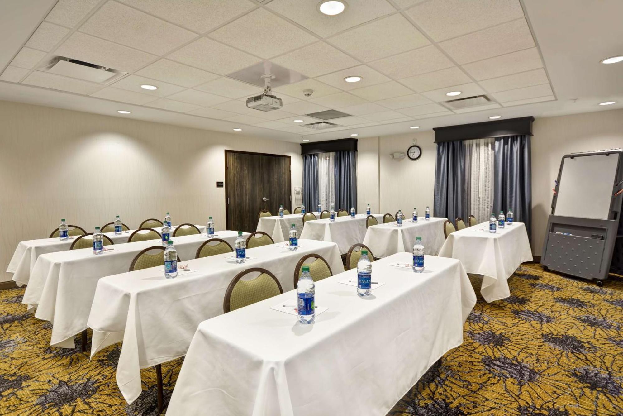Hampton Inn & Suites Detroit/Warren Eksteriør billede
