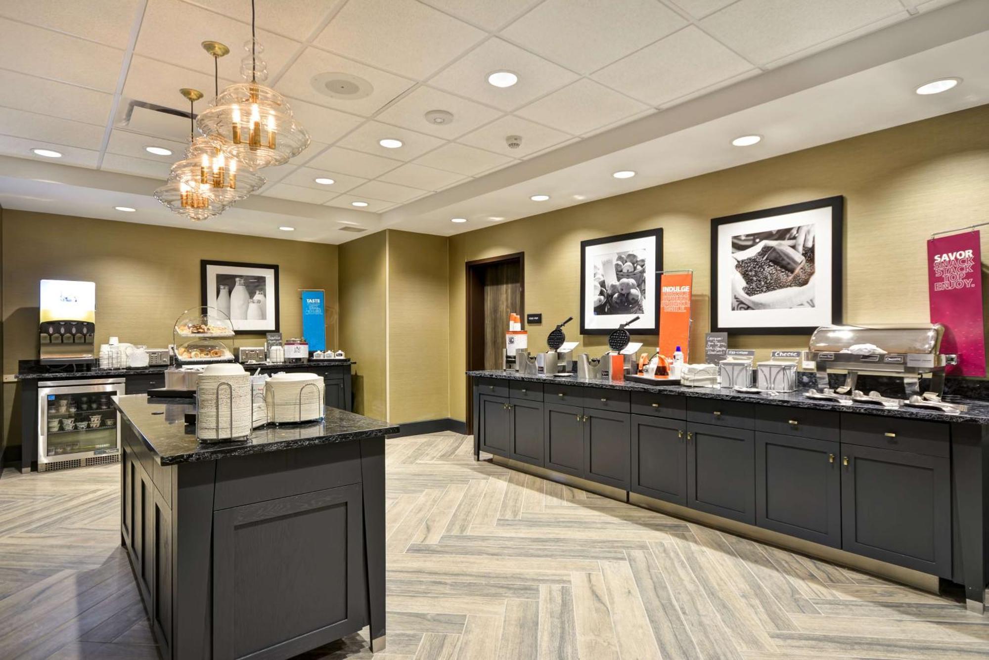 Hampton Inn & Suites Detroit/Warren Eksteriør billede