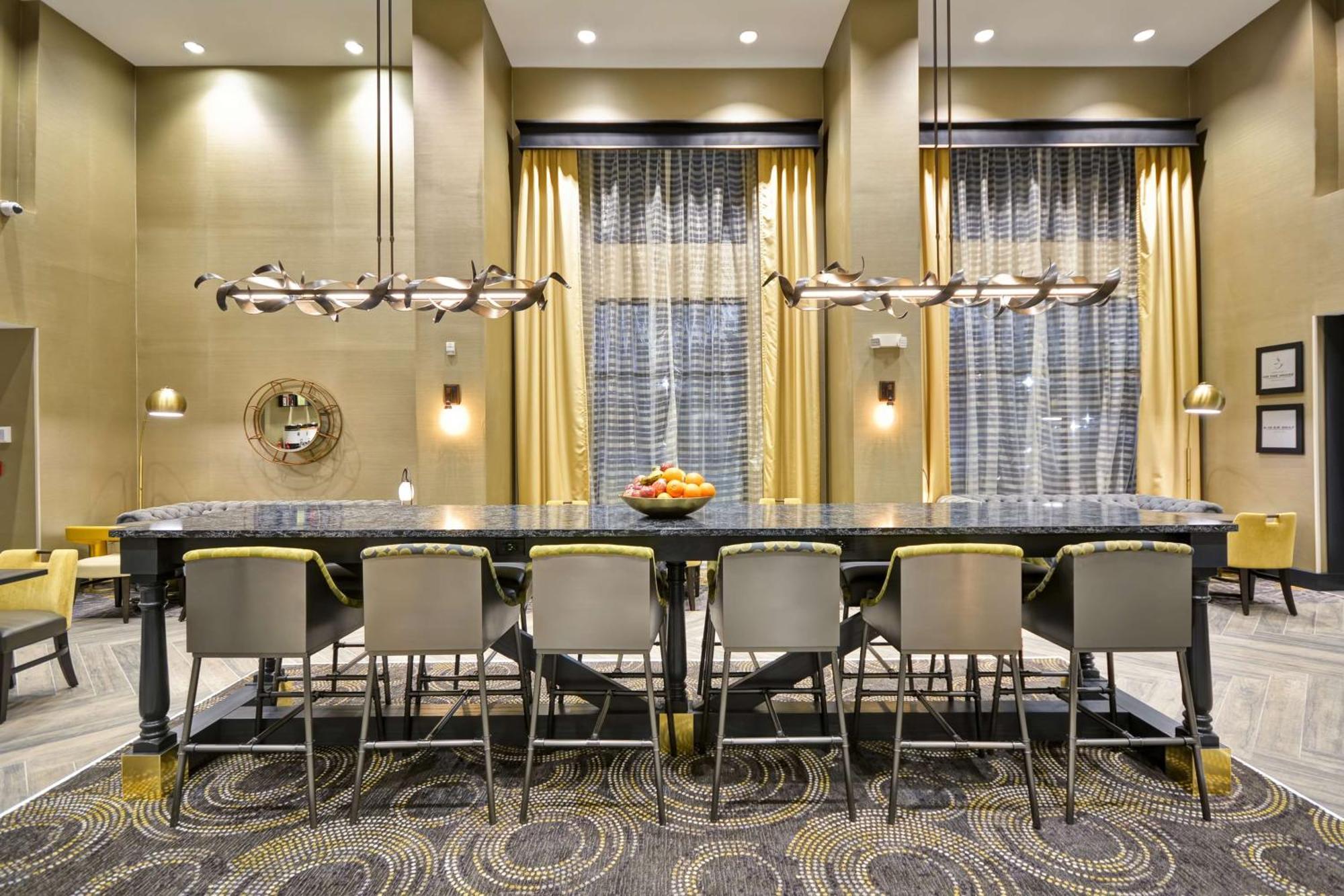Hampton Inn & Suites Detroit/Warren Eksteriør billede