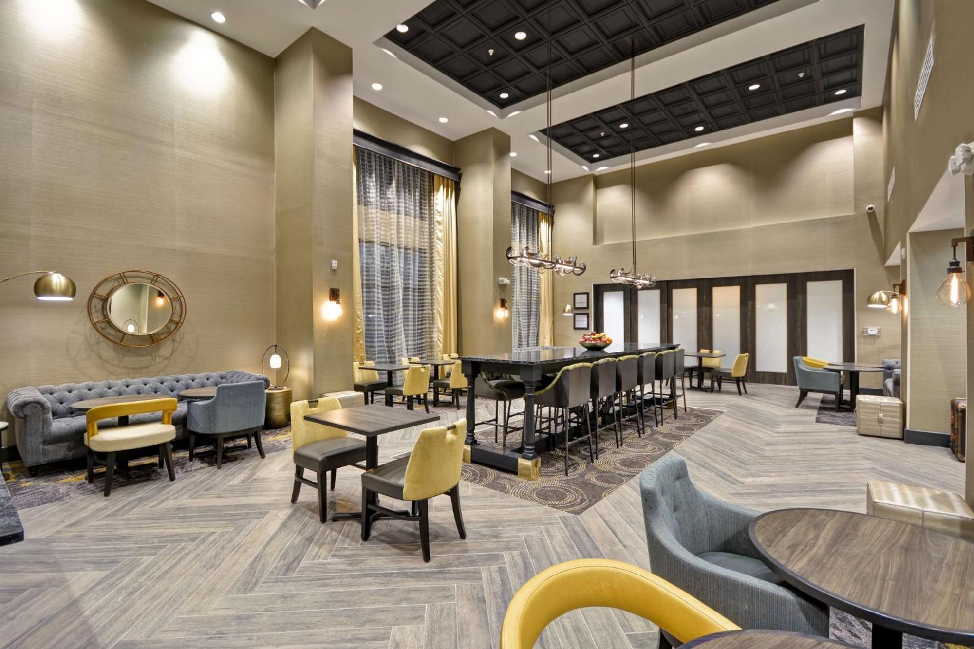 Hampton Inn & Suites Detroit/Warren Eksteriør billede