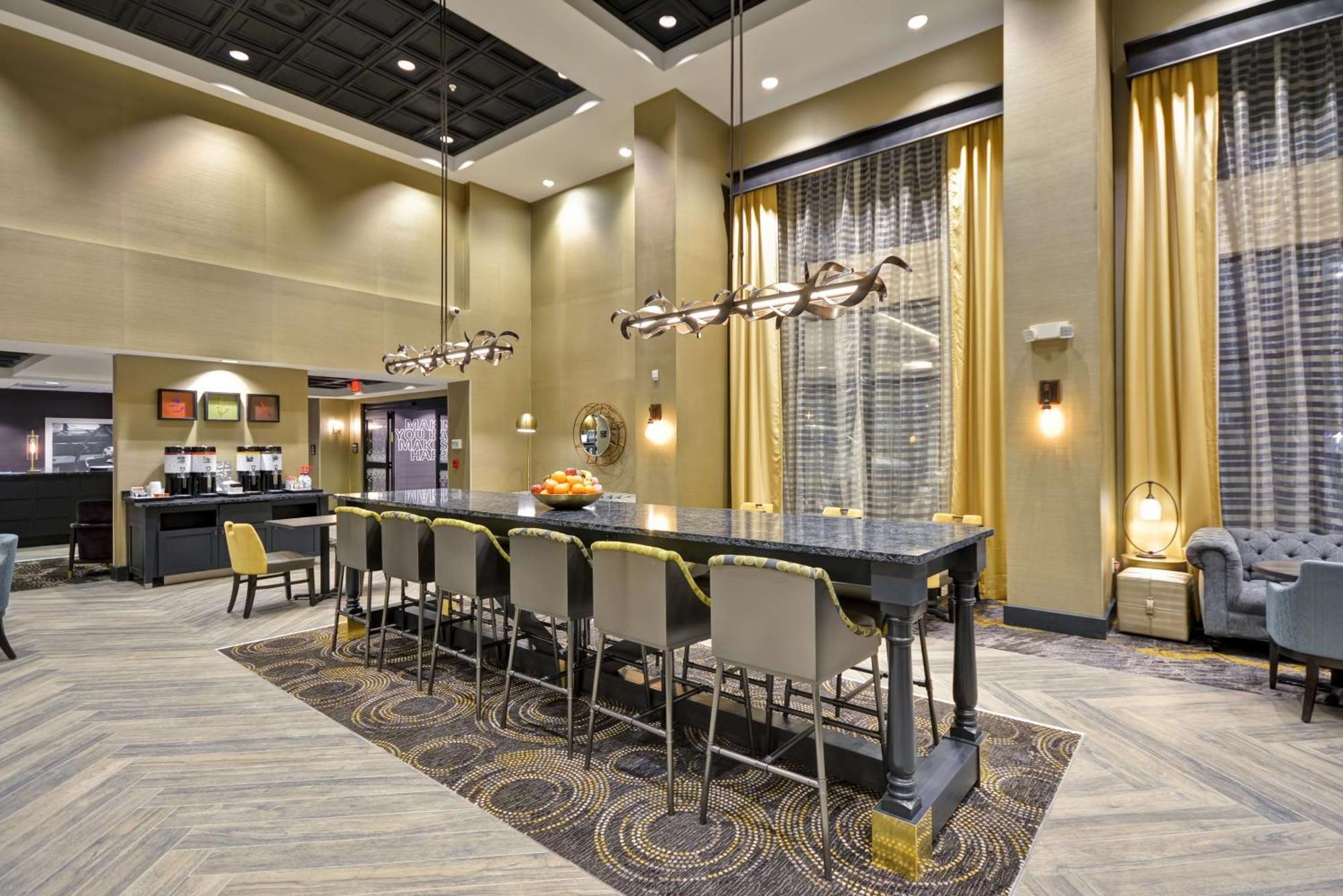 Hampton Inn & Suites Detroit/Warren Eksteriør billede
